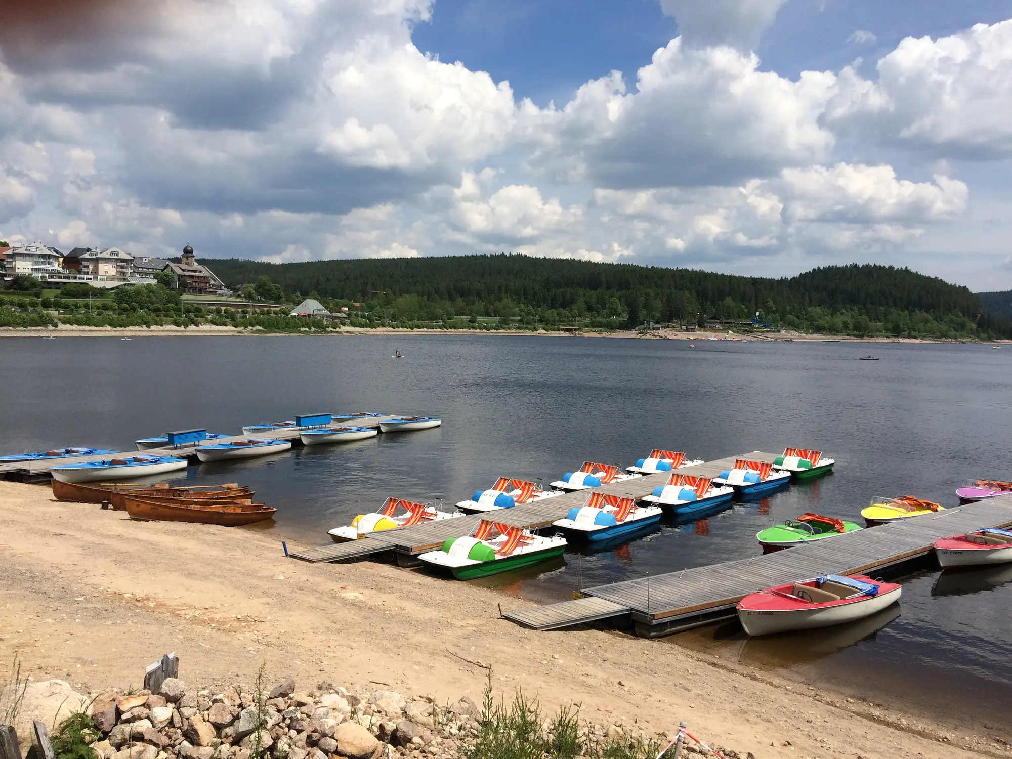 Tretboot in Fahrt auf dem Schluchsee